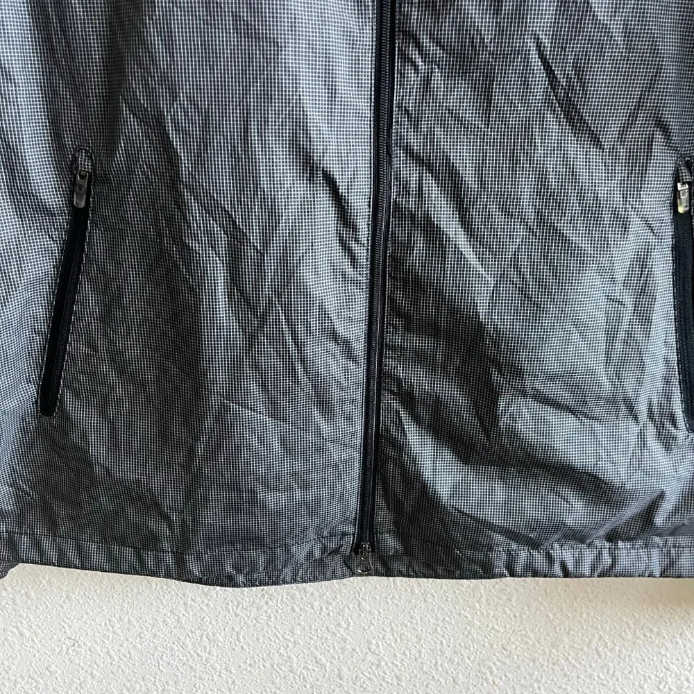 Nike Women's Livestrong Black Lightweight Hoodie Jacket Size S Style 467934-010